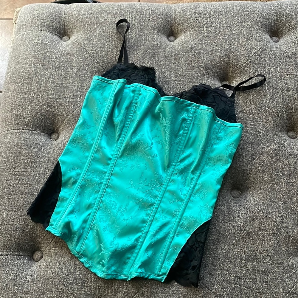 Halloween Black & Green Moulin Rouge Corset with peekaboo bra.